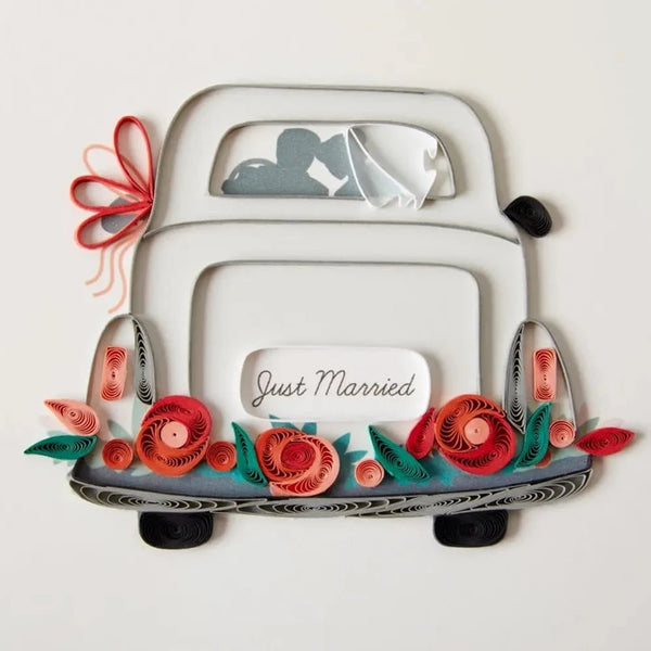 Luxury Wedding Greeting Card - Quilled Just Married Car