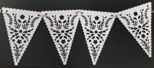 12 ft. Paper White Lace Pennant Banner