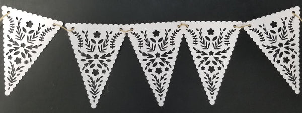 12 ft. Paper White Lace Pennant Banner